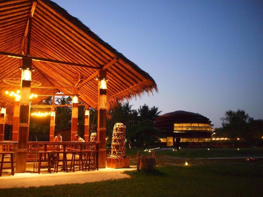 더 버팔로 암파와  Samut Songkhram 외부 사진